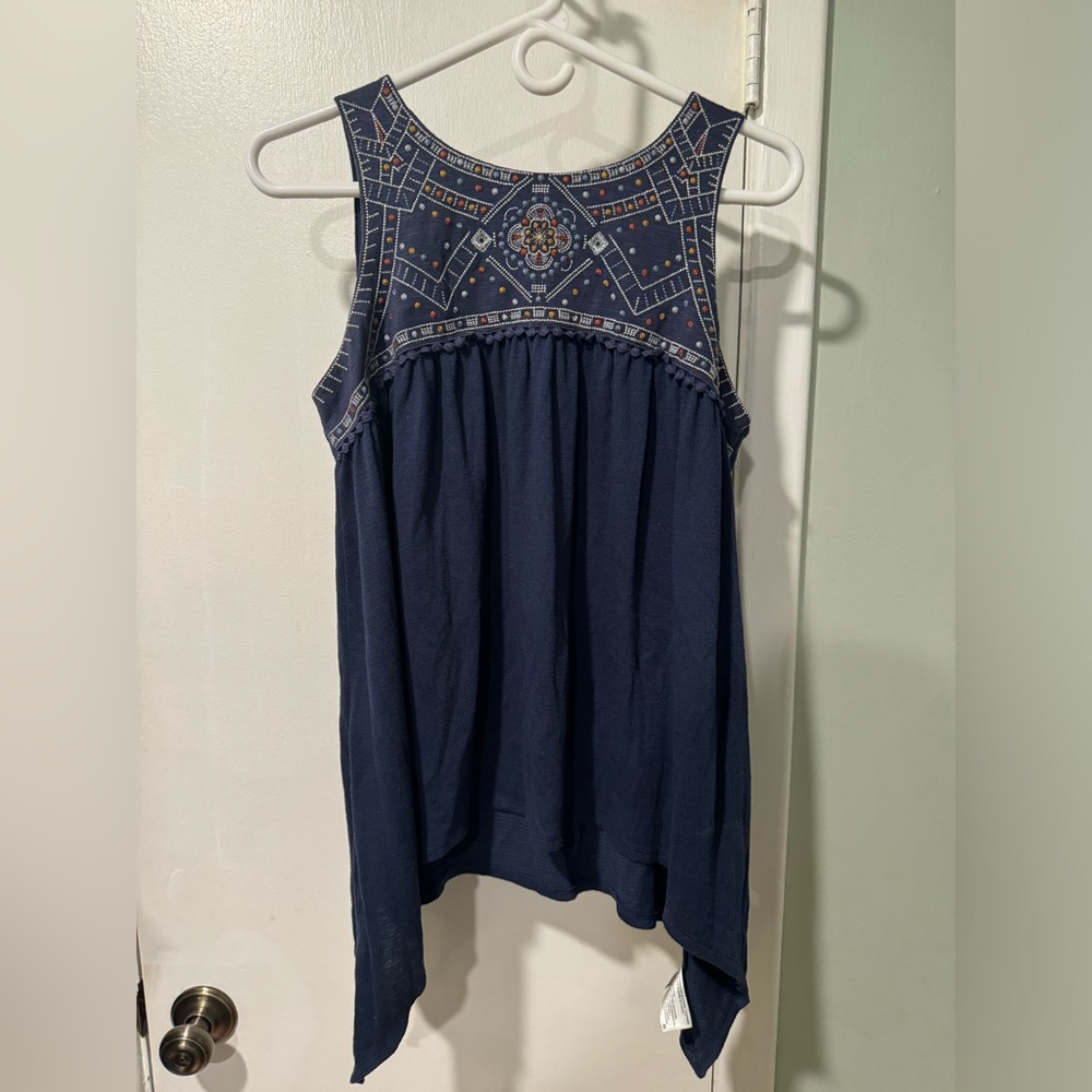 Women’s embroidered tank top